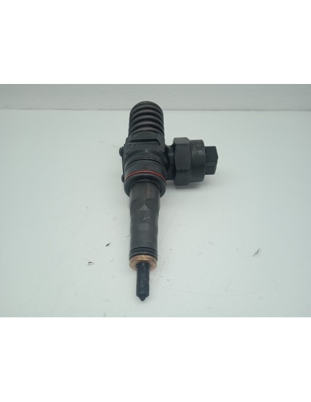 Recambio de inyector para volkswagen passat berlina (3b3) trendline referencia OEM IAM 038130073AA  
