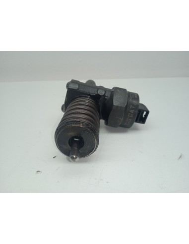 Recambio de inyector para volkswagen passat berlina (3b3) trendline referencia OEM IAM 038130073AA  