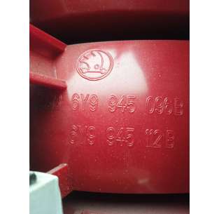 PILOTO TRASERO DERECHO... 2