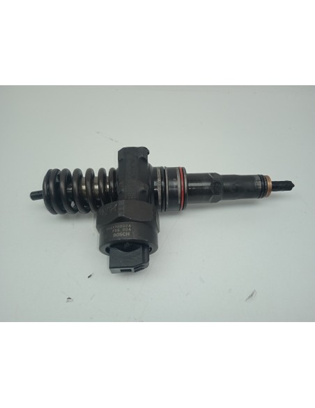 Recambio de inyector para volkswagen passat berlina (3b3) trendline referencia OEM IAM 038130073AA  