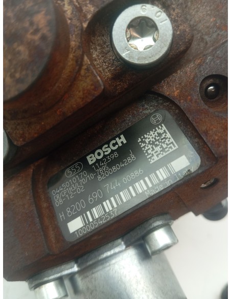 Recambio de bomba inyeccion para renault laguna iii initiale referencia OEM IAM 8200690744  