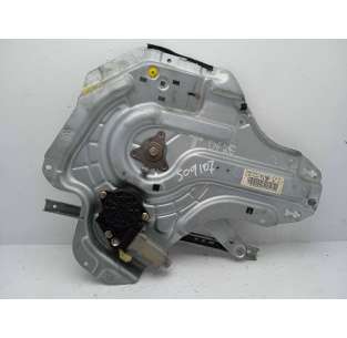 ELEVALUNAS TRASERO DERECHO...