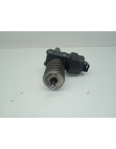 Recambio de inyector para volkswagen passat berlina (3b3) trendline referencia OEM IAM 038130073AA  