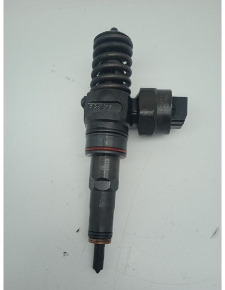 Recambio de inyector para volkswagen passat berlina (3b3) trendline referencia OEM IAM 038130073AA  