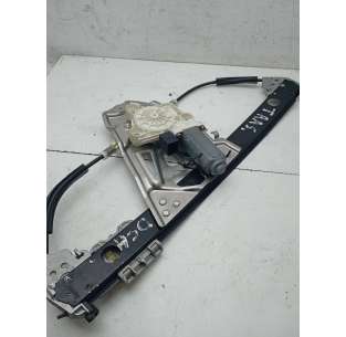 ELEVALUNAS TRASERO DERECHO...