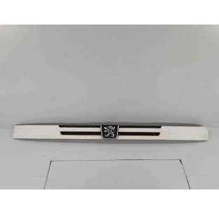 REJILLA DELANTERA PEUGEOT...