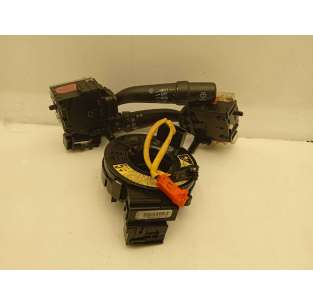 MANDO LUCES TOYOTA AVENSIS...