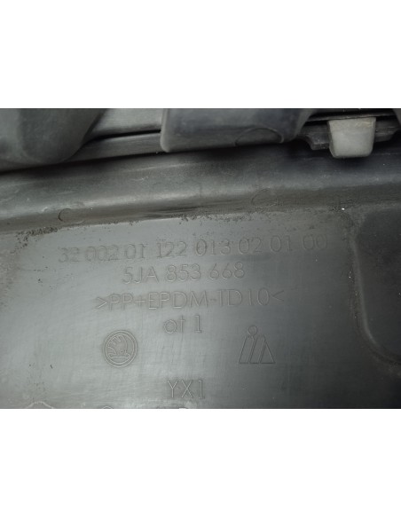 Recambio de rejilla delantera para skoda rapid ambition referencia OEM IAM 5JA853668  