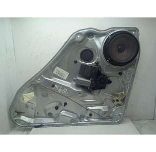 ELEVALUNAS TRASERO DERECHO...