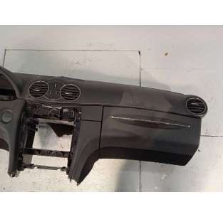 SALPICADERO MERCEDES-BENZ... 2