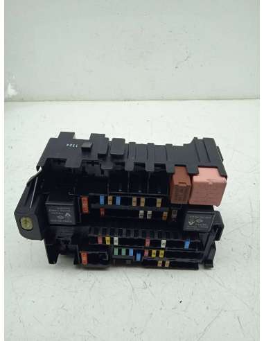 CAJA RELES / FUSIBLES RENAULT LAGUNA...