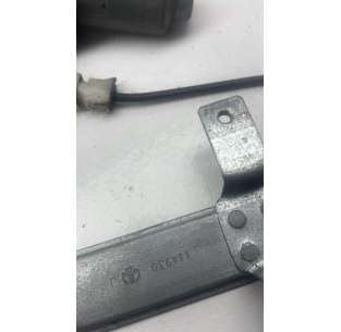 ELEVALUNAS TRASERO DERECHO...