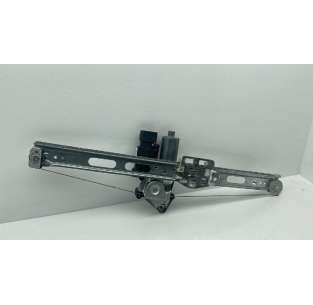 ELEVALUNAS DELANTERO...