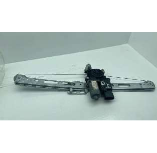 ELEVALUNAS DELANTERO...