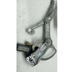 ELEVALUNAS DELANTERO...