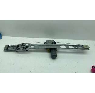 ELEVALUNAS TRASERO...