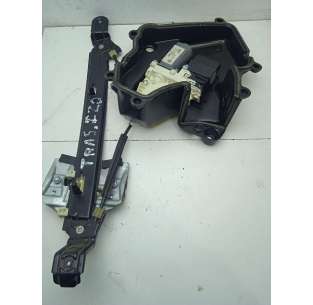 ELEVALUNAS TRASERO...