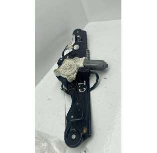 ELEVALUNAS TRASERO DERECHO...