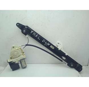 ELEVALUNAS TRASERO DERECHO...