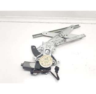 ELEVALUNAS TRASERO DERECHO...