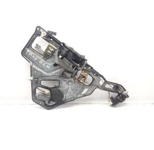 ELEVALUNAS TRASERO DERECHO...