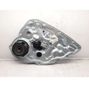 ELEVALUNAS TRASERO DERECHO...