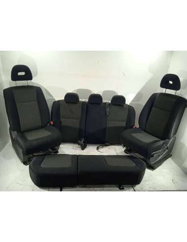 JUEGO ASIENTOS COMPLETO NISSAN...