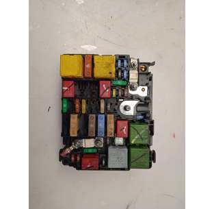 CAJA RELES / FUSIBLES...