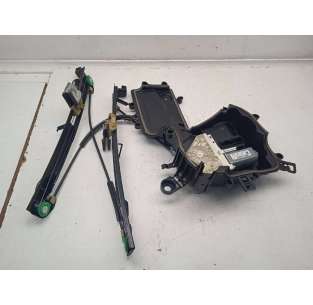 ELEVALUNAS DELANTERO...