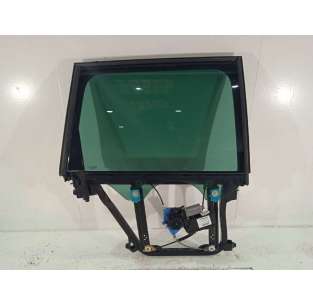 ELEVALUNAS TRASERO DERECHO...