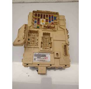 CAJA RELES / FUSIBLES...