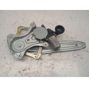 ELEVALUNAS TRASERO...