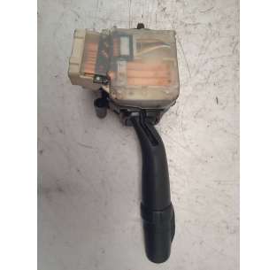 MANDO LUCES TOYOTA AVENSIS... 2