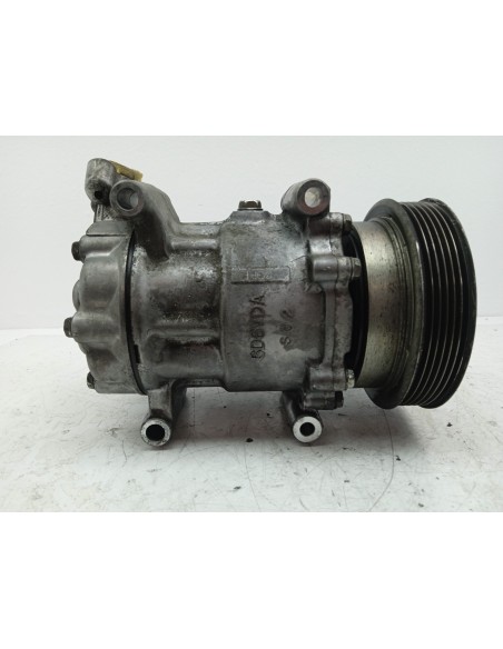 Recambio de compresor aire acondicionado para renault clio grandtour exception referencia OEM IAM 8200953359A  