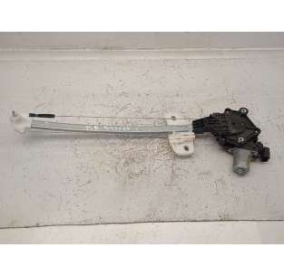 ELEVALUNAS TRASERO DERECHO...