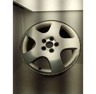 LLANTA - 743799 / 4D0601025B