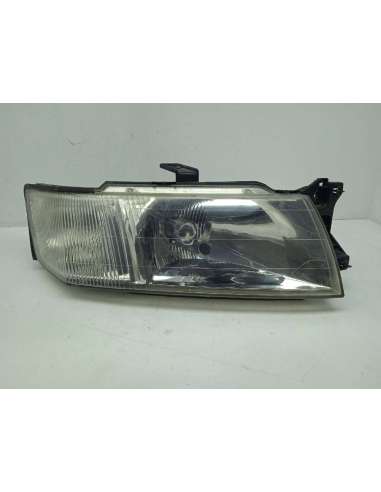 FARO DERECHO MITSUBISHI SPACE WAGON...