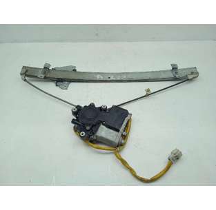 ELEVALUNAS DELANTERO...