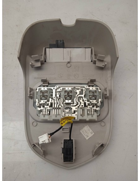 Recambio de luz interior para peugeot 3008 1.6 hdi fap referencia OEM IAM 9681370177  