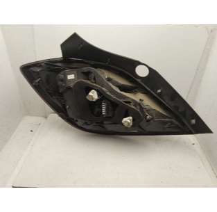 PILOTO TRASERO DERECHO OPEL... 2