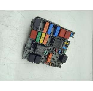 CAJA RELES / FUSIBLES OPEL...