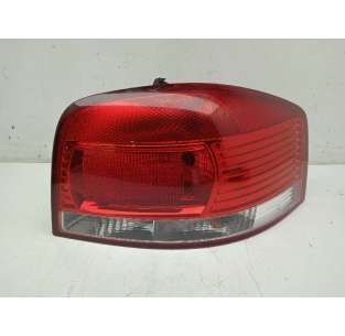 PILOTO TRASERO DERECHO AUDI...