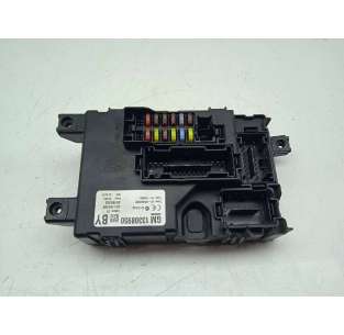 CAJA RELES / FUSIBLES OPEL...