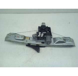 ELEVALUNAS TRASERO DERECHO...