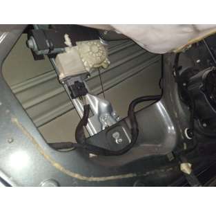 ELEVALUNAS TRASERO...