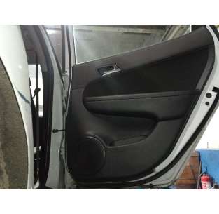 GUARNECIDO PUERTA TRASERA...