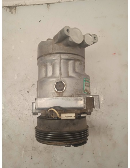 Recambio de compresor aire acondicionado para renault clio iii 1.2 referencia OEM IAM 8200037058  