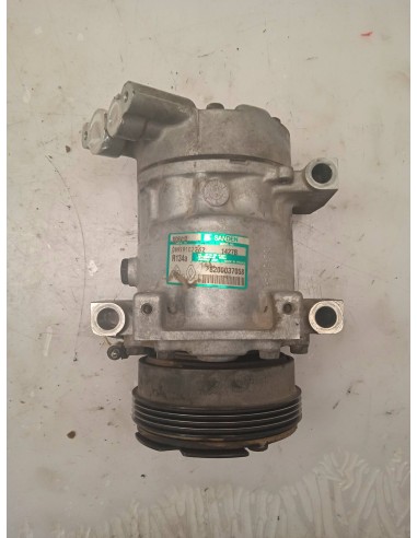 Recambio de compresor aire acondicionado para renault clio iii 1.2 referencia OEM IAM 8200037058  