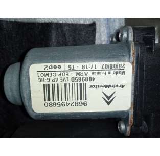 ELEVALUNAS DELANTERO... 2