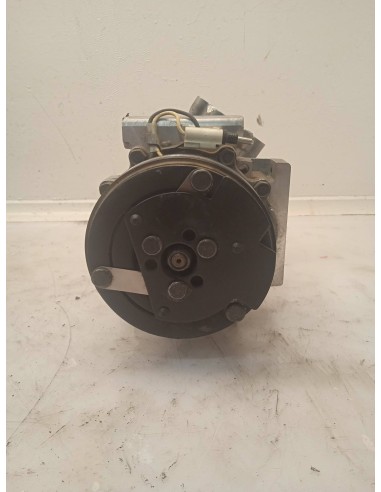 Recambio de compresor aire acondicionado para renault clio iii 1.2 referencia OEM IAM 8200037058  